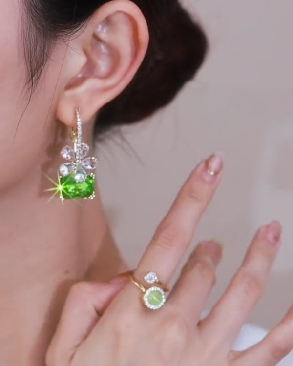 🔥Last Day Promotion 49% OFF-Green Flower Crystal Earrings